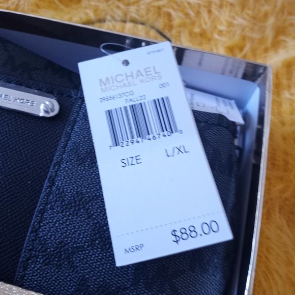 💯% Authentic Michael Kors Belt Bag. Final Sale! - Picture 3 of 3